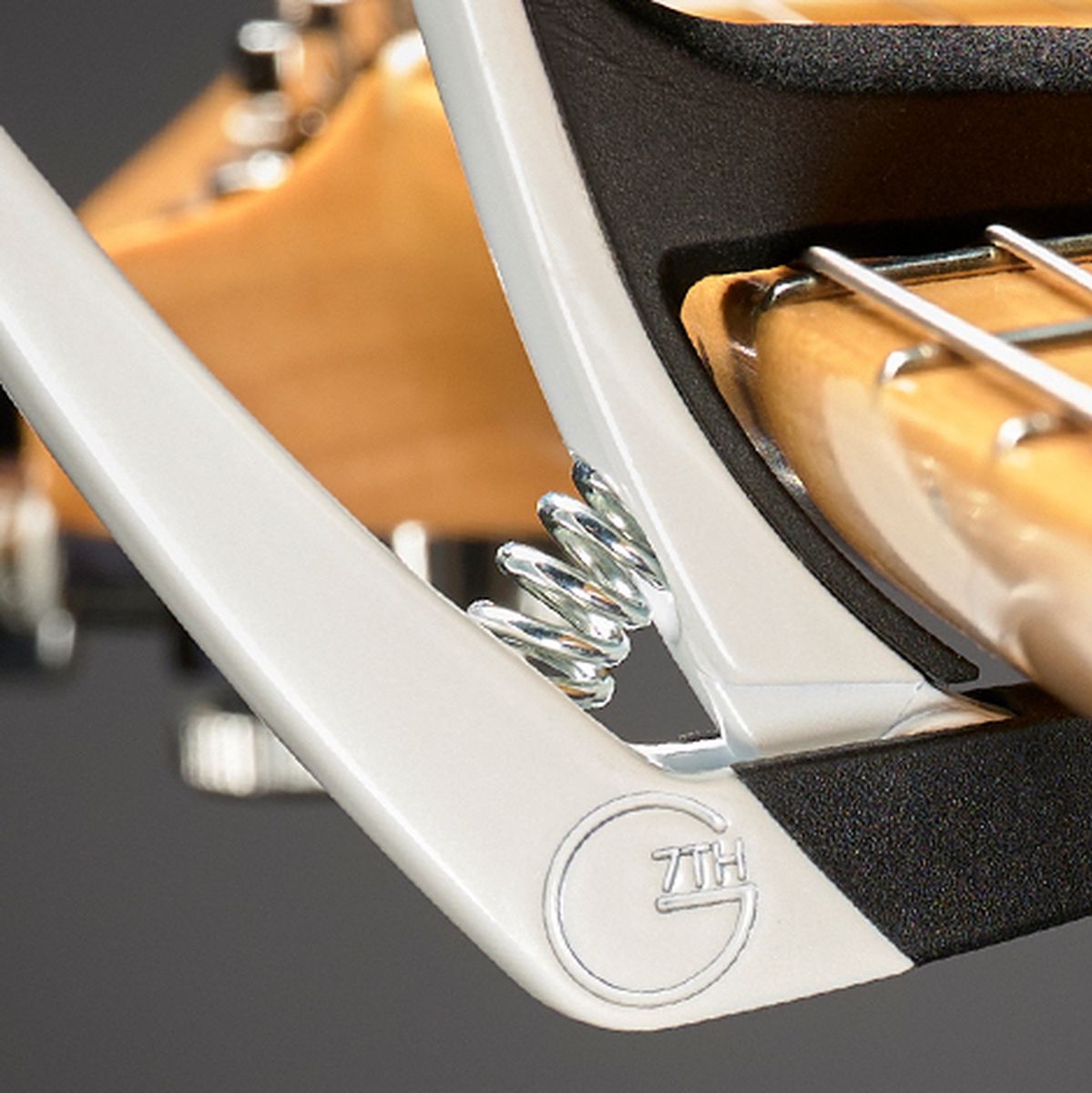 Nashville gitaar capo voor stalen snaren (akoestisch/elektrisch), wit