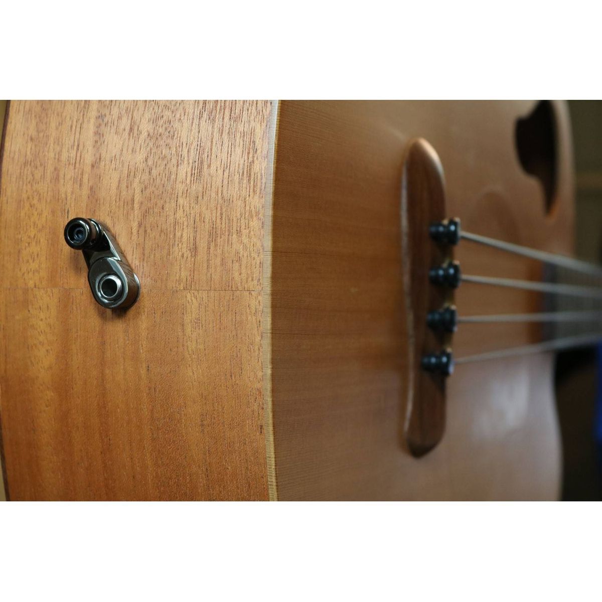 MN271 Strap Lock Adapter For Metric Output Jacks