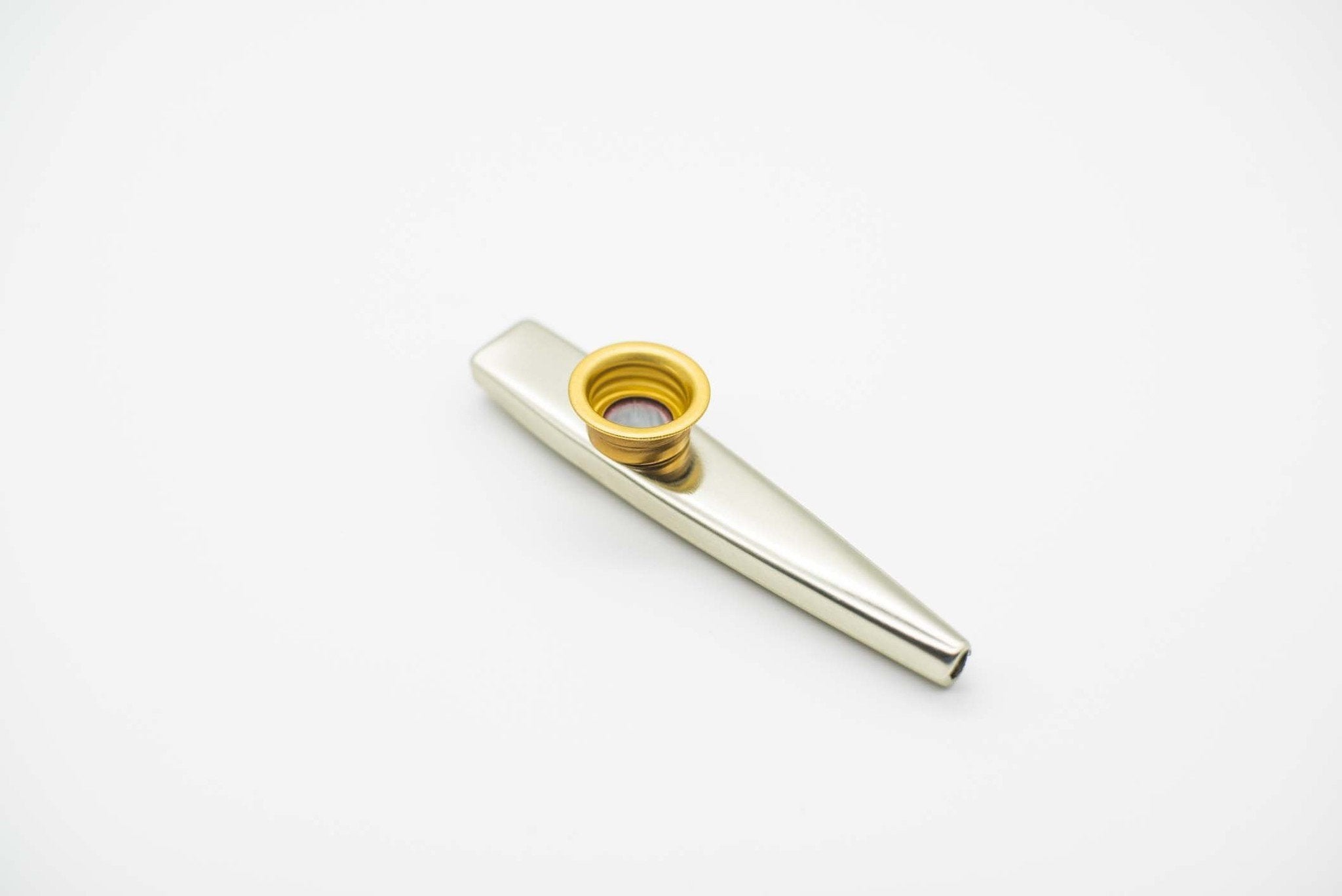 Metalen kazoo